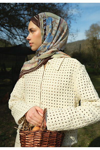 Fresh شال كريب حريري بنمط زنابق وكاكي