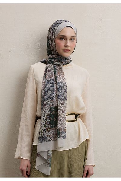 Fresh Beige Silk Crepe Shawl Ethnic Figure Pattern