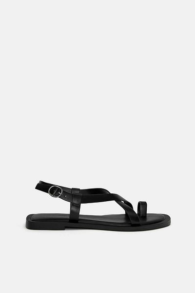 Pull & Bear Toe divider flat sandals