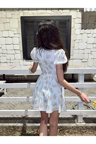 LOCH BUTİK Rochie mini cu mânecă scurtă, cu decolteu în V, cu imprimeu floral alb