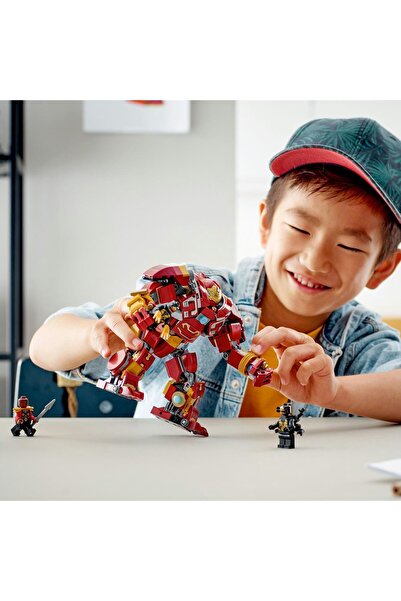 LEGO ® Marvel Hulkbuster: Battle for Wakanda 76247 - Building Set for Kids Ages 8 and Up (385 Pieces)