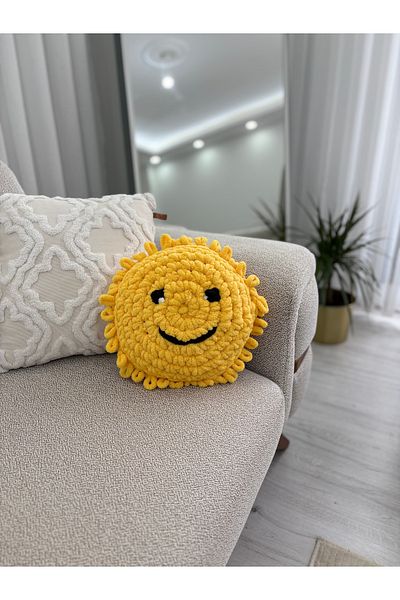 Home Smiling Sun Pillow –The New Sun for Your Home: Cute Emoji Pillow/A Sun-Like Energy for Every Corner