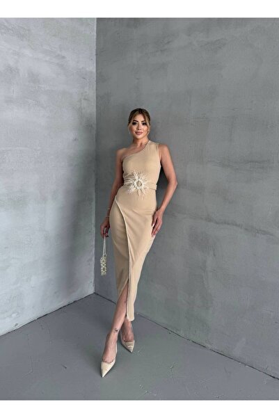 asyadabutik İthal Kumaş Tek Omuz Boncuk İşlemeli Tüylü Kemer Detaylı Astarlı Özel Tasarım Elbise