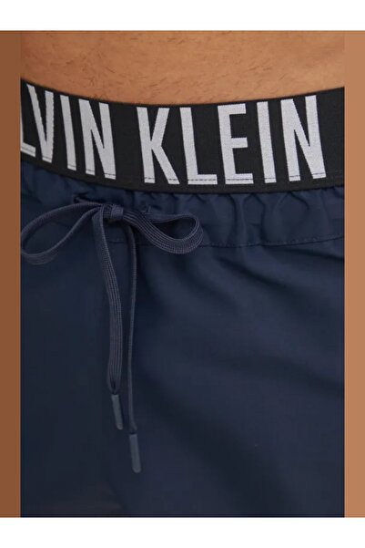 Calvin Klein Erkek Lastikli Bel Kısmı ve Büzgülü İpli Hızlı Kuruyan Kumaş Lacivert Şort KM0KM01094-CEF