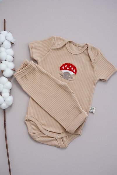 MELLS BABY Mushroom Embroidered Short Sleeve Baby Bodysuit Snap Leggings Set