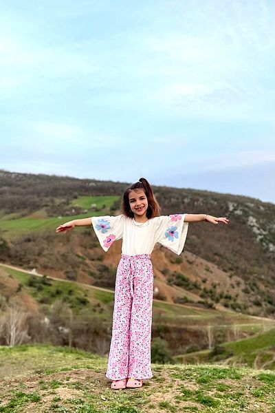 Kocaman Bebe Flower Printed Girl's Suit with Flared Sleeves