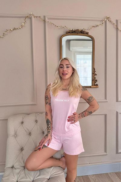 Pijamaevi Set de pijamale pentru femei Marlenka cu pantaloni scurți cu model Pink Pillow Talk