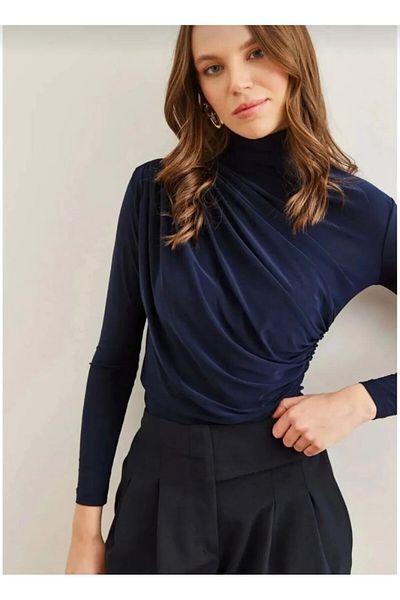 Butik Bluză drapată din țesătură confortabilă pentru femei Merrline