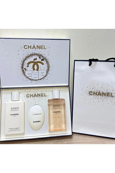 Chanel Chanel 3-piece grooming set with accessories
