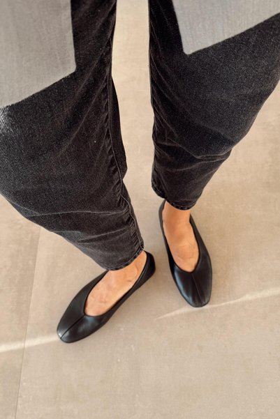 nope21shoess معظم أحذية الباليه الجلدية السوداء الأصلية