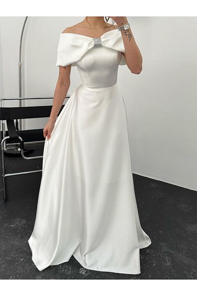 Serica Moda Λευκό βραδινό φόρεμα με πέτρινο φιόγκο