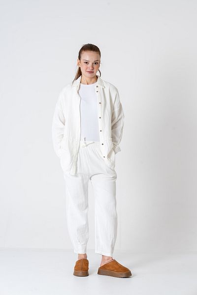 VerdeBlanco Relaxed Fit Crinkle Jogger Pants and Shirt Set White