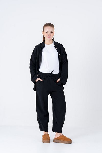 VerdeBlanco Relaxed Fit Crinkle Jogger Pants and Shirt Set Black