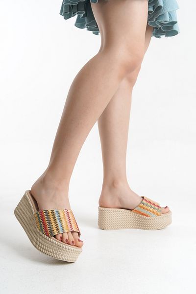 TOPUK Jodie Wicker Look Thick Banded Hole Detailed Wedge Sole Slippers