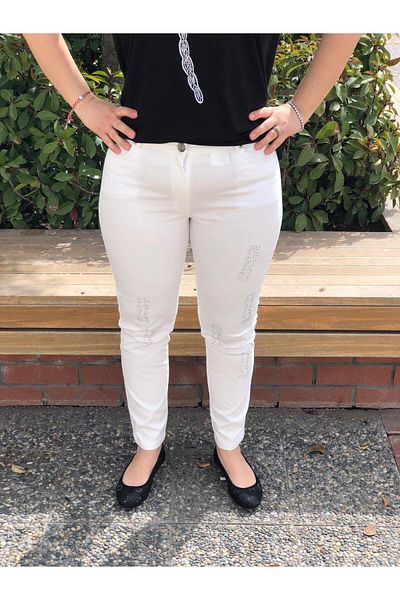 BAKTAGÖR Stylish Jeans with Stone Detail