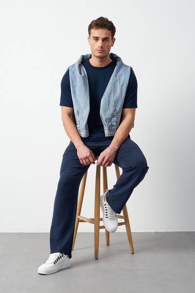 Mesfeno Μοντάλ υφασμάτινο μπλουζάκι με κανονική εφαρμογή με λαιμόκοψη