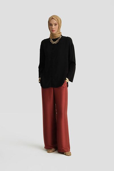 Armine Black Shirt with Big Cuffs 25Y3702