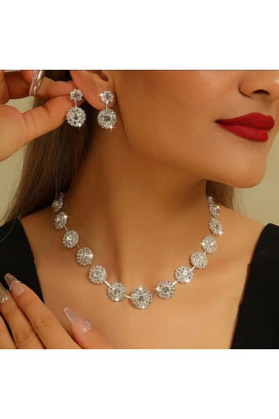 Pinkimaj Silver Stone Set Necklace Earring Set