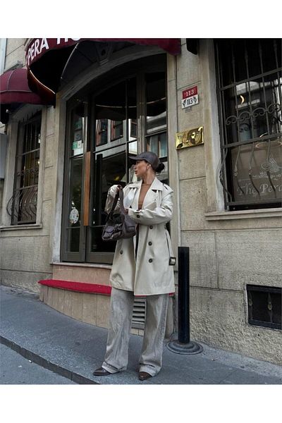 leyla sanat sanata yeni bir bakış açısı Leyla Sanat a New Perspective on Art Trench Short Chanel Boy - Ecru