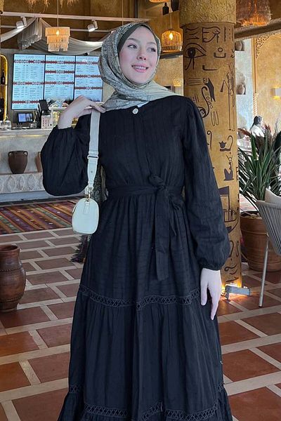 benguen Μαύρο φόρεμα Hijab με ανάγλυφο σχέδιο 1002-1