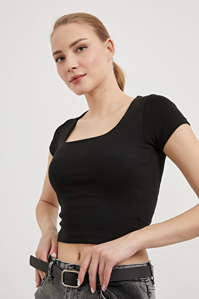 Arma Life Γυναικείο καλοκαιρινό μαύρο μπλουζάκι με κοντό μανίκι με τετράγωνο γιακά