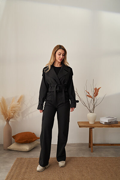 Rabia Çelik Kadın Siyah Çizgili Kargo Pantolon Kısa Trençkot Takım Elbise