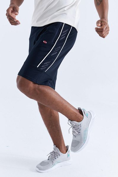 TOMMY LIFE Pantaloni scurți pentru bărbați - alb, dungi laterale, croi standard - bleumarin 81148