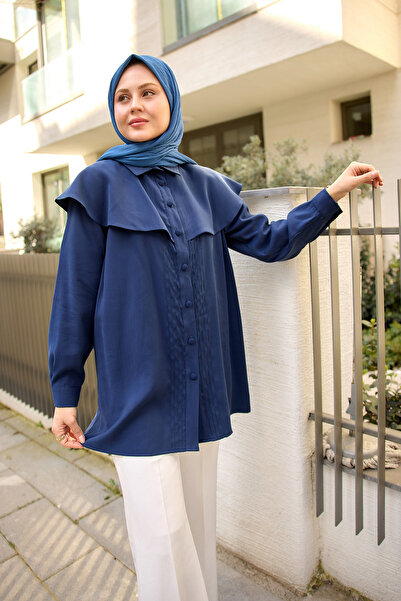 LOCCO Синя жіноча сорочка з декоративними швами