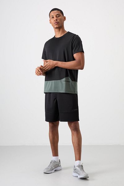 TOMMY LIFE Μαύρο αναπνεύσιμο μπλουζάκι με λεπτή ελαστική τυπική εφαρμογή ανδρικής απόδοσης - 88383