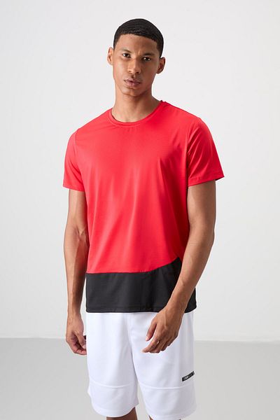 TOMMY LIFE Κόκκινο ανδρικό μπλουζάκι με λεπτή ευέλικτη εφαρμογή με αναπνεύσιμη υφή - 88383