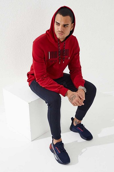 TOMMY LIFE Red Embroidered Kangaroo Pocket Standard Fit Hooded Men's Sweatshirt - 87839