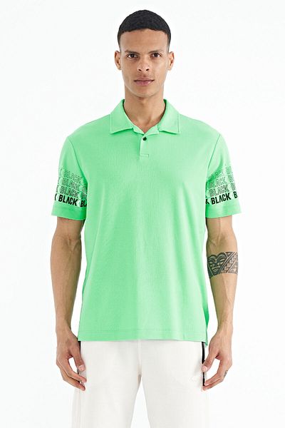 TOMMY LIFE Ανδρικό μπλουζάκι Water Green Sleeve Print Λεπτομερές ανδρικό μπλουζάκι με λαιμόκοψη - 88240
