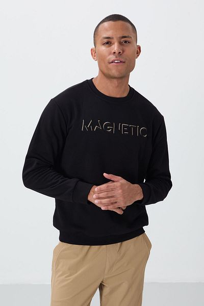 TOMMY LIFE Ανδρικό φούτερ με άνετη φόρμα με κέντημα σε μαύρο κείμενο με φλις στο εσωτερικό - 88020