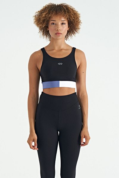TOMMY LIFE Bustieră pentru damă, cu culoare neagră, cu logo-ul blocat, slim fit, cu nervuri - 97275