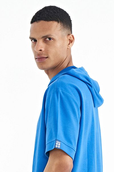 TOMMY LIFE Saks Hooded Oversize Ανδρικό T-shirt με λεπτομέρεια ετικέτας στο μανίκι - 88179