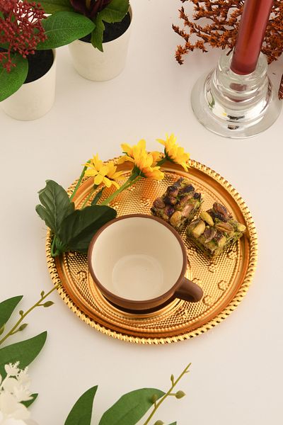 AKSESUAR EVRENİ Taval Round Patterned Tea and Coffee Enjoyment Presentation Tray Gold 1 Piece
