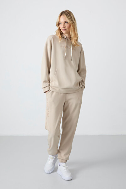 TOMMY LIFE Γυναικεία αθλητική φόρμα μπεζ με κουκούλα Kangaroo Pocket Oversize Rubber Leg - 95288