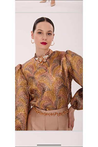 BALA COUTURE Brokar Jaqar Desenli
Yaka Nakış Detaylı Bluz