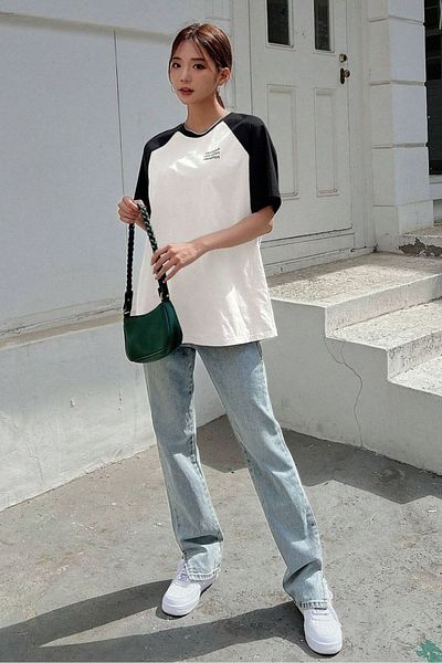 Know Vocation Piece Single Jersey T-Shirt - Λευκό μαύρο με στάμπα Oversize κοντομάνικο μπλουζάκι με λαιμόκοψη