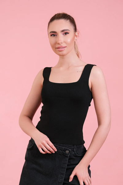 Cemre Life رياضية نسائية ذات رقبة مربعة