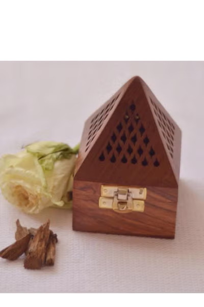 co arma Pyramid-shaped wooden incense burner