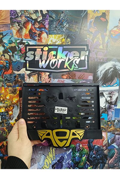 Sticker Works Altın Elbiseli Adam Motosiklet Altın Sarı Plakalık