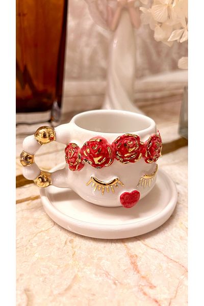 Port Aksesuar Twist Handle Floral Fancy Girl 24k Gold Decorated Handmade Ceramic Cup 120ml