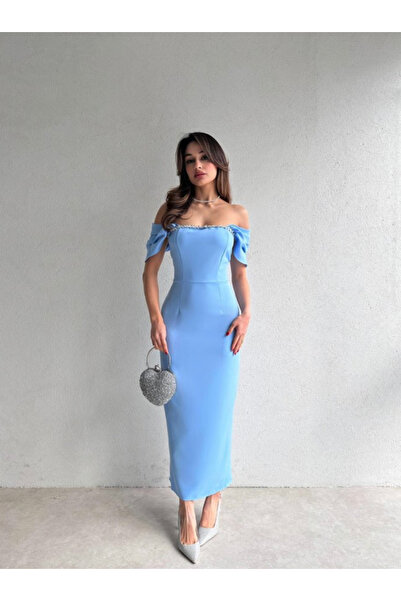 Butik Aura Mou Bebe Mavi Düşük Omuz Parlak Taş Detaylı Yırtmaçlı Elbise
