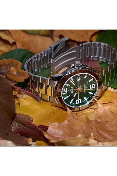 Casio Casio Men's Green Dial Stainless Steel Analog Quartz Watch MTP-VD01D-3BV