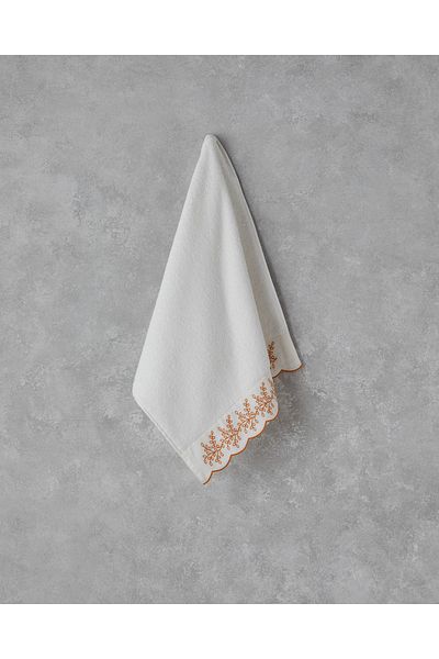 English Home Artistic Leafy Cotton Embroidered Face Towel 50X80 cm Ecru-Yellow