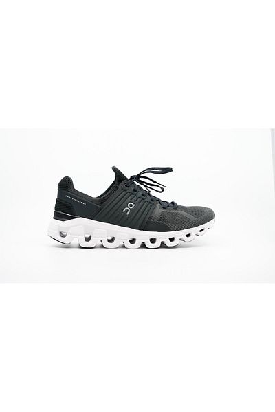 On Running كلاود سويفت 2 أسود أبيض للرجال 41.99585