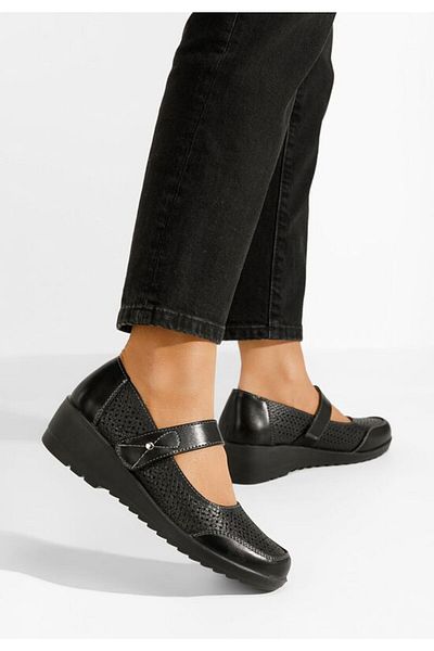 B T Shoes Morena black strappy ballet flats