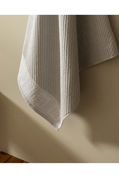 Madame Coco Zeste 100% Cotton Bath Towel - Gray