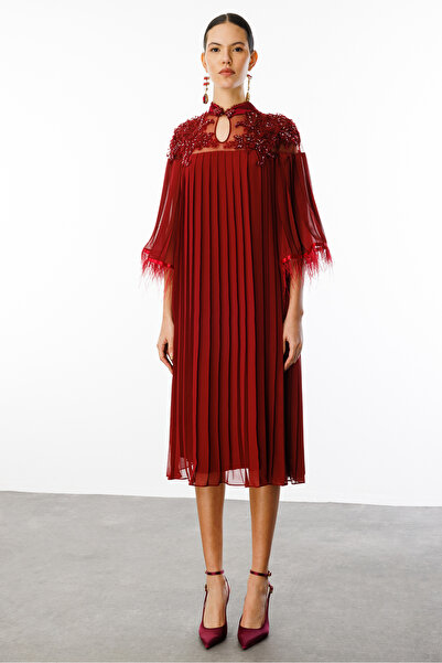 Nefeli Kol Ağzı Tüylü Piliseli Elbise